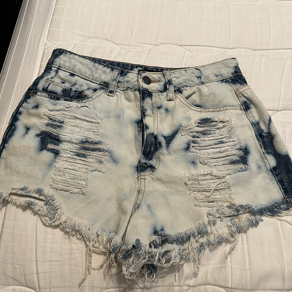 High Waisted Distressed Shorts